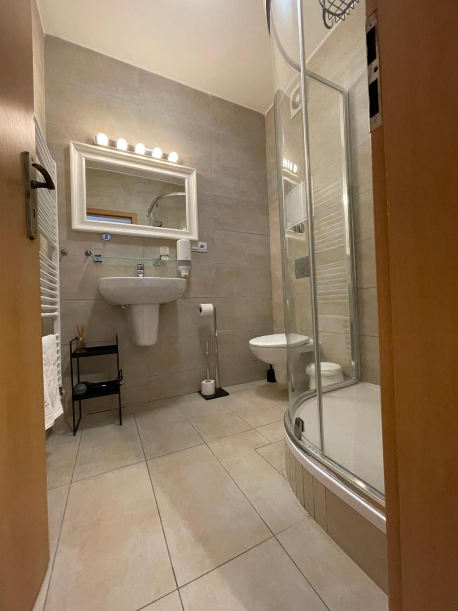 Zara Luxury Apartments The Absolute Center Of Zilina Bagian luar foto