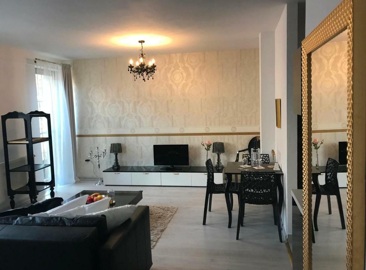 Zara Luxury Apartments The Absolute Center Of Zilina Bagian luar foto